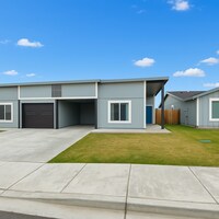 Building Photo - Modern 3 Bedroom, 2 Bathroom Townhouse for...