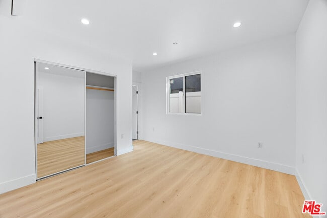 Building Photo - 3207 W 18th St