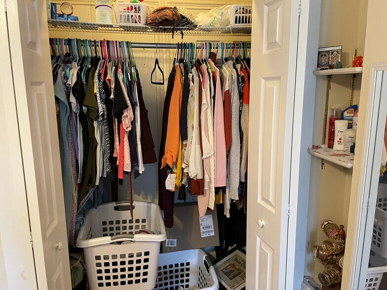 Building Photo - 32 Pearl St