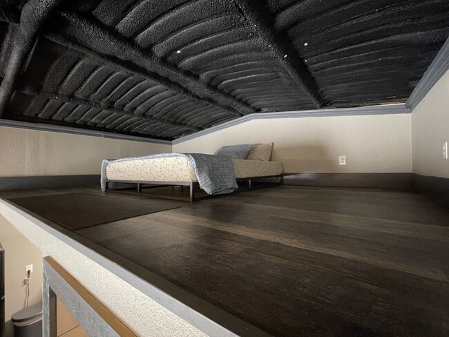 Building Photo - Cozy?Loft?Retreat – Fully Furnished Tiny-H...