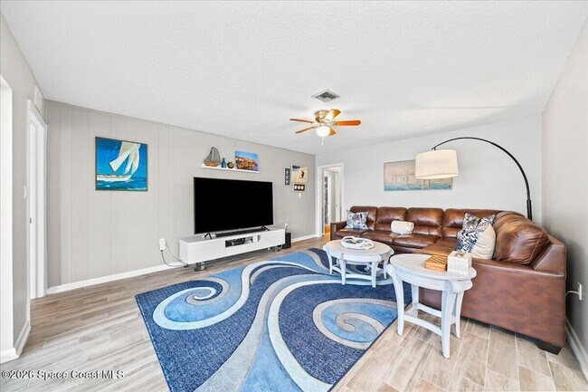 Building Photo - 316 S Dorset Dr
