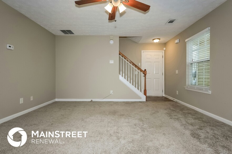 Building Photo - 815 Lakeside Cir