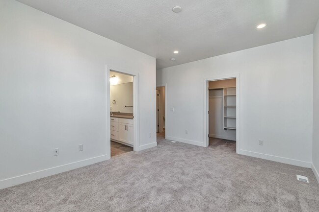Building Photo - 145 E Verdon Ct
