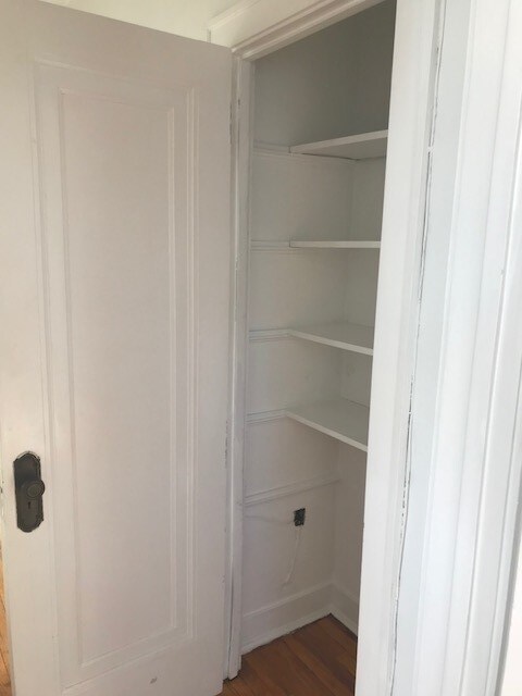 Building Photo - 534 Hinman Ave