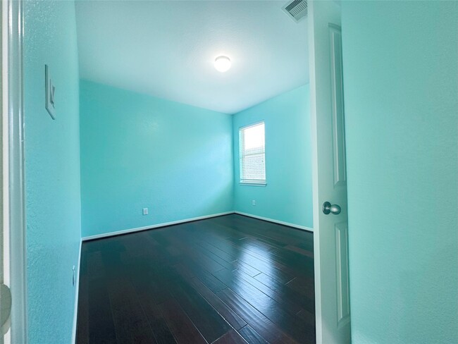 Building Photo - 18514 Magnolia Dell Dr