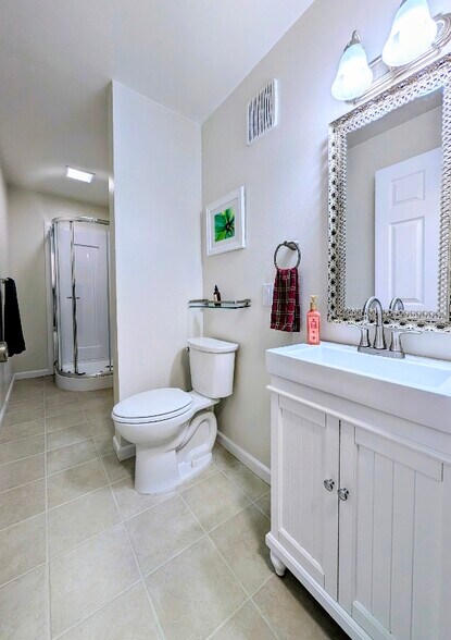 Building Photo - 99 Sunset Pl