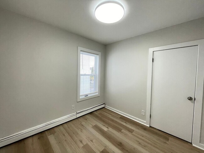 Building Photo - 124 Beech St