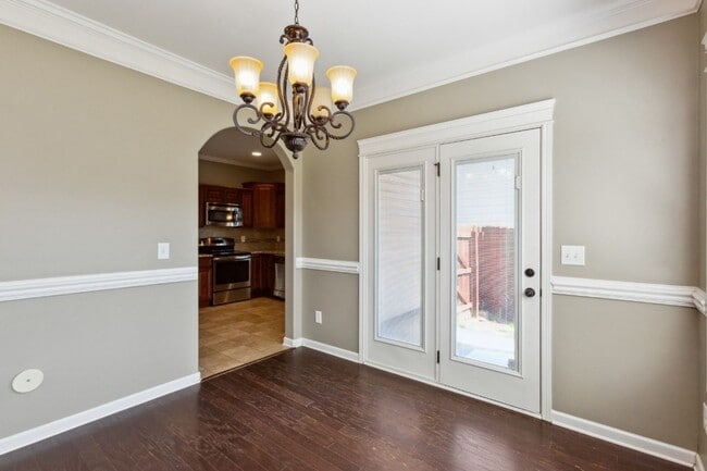 Building Photo - 1275 Golden Eagle Way