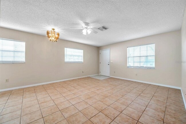 Building Photo - 6632 Hickorywood Ln