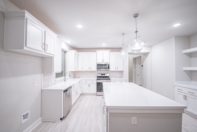 Building Photo - 5219 Birch Shadow Dr