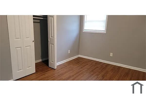 Building Photo - Room in Duplex on Glenwoods Dr