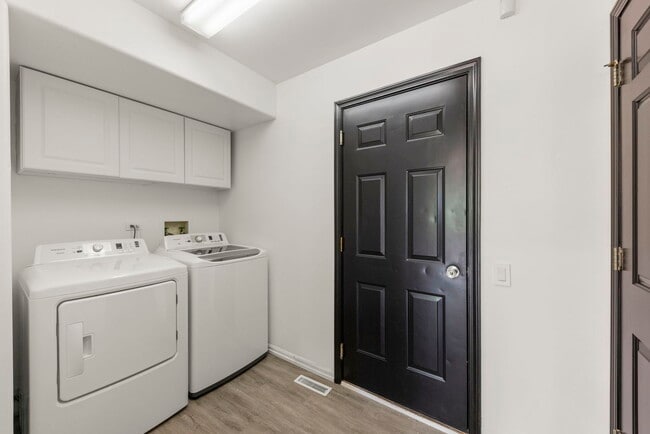 Building Photo - 2430 Caton Crest Ct