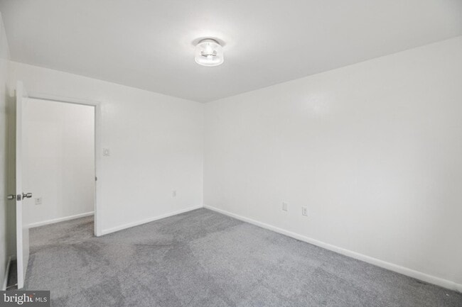 Building Photo - 10607 Weymouth St