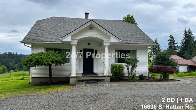 Building Photo - 2BD | 1BA Farmhouse with Garage, Shop, Sauna! - Oregon City