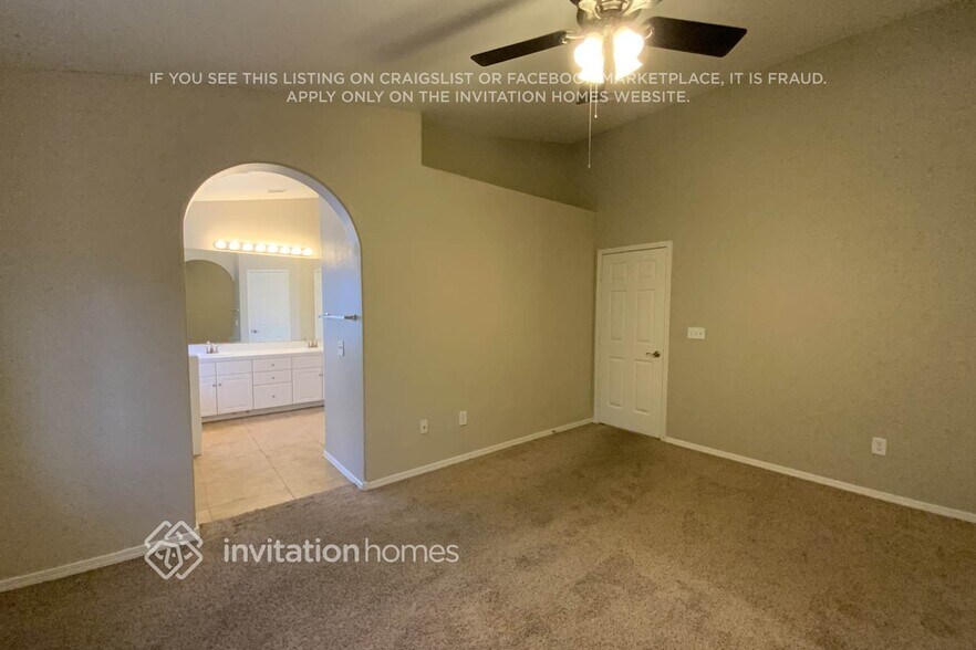 Building Photo - 8108 Divernon Ave