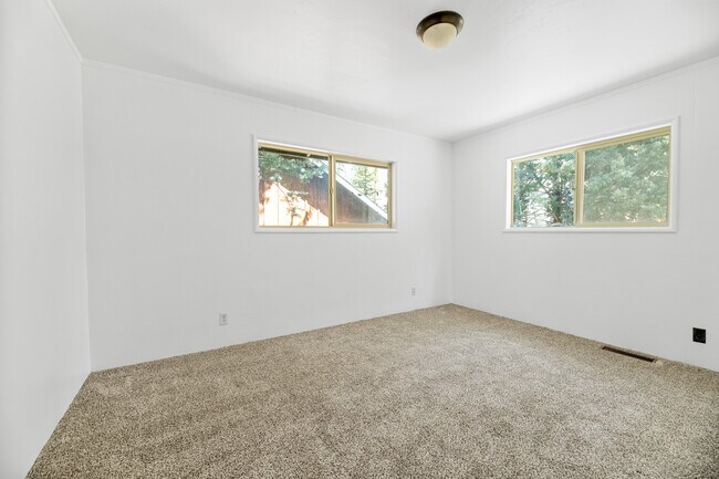 Building Photo - 383 Catalina Rd