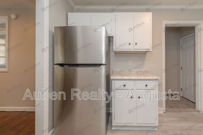 Building Photo - 109 Vanderbilt Cir