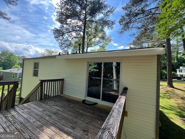 Building Photo - 7600 Suwannee Ct
