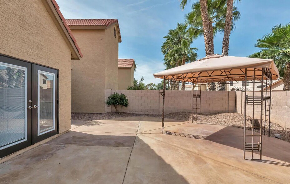 Back yard - 852 N Terrace Rd