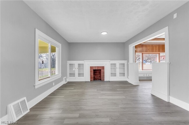 Building Photo - 516 Whitney Ave