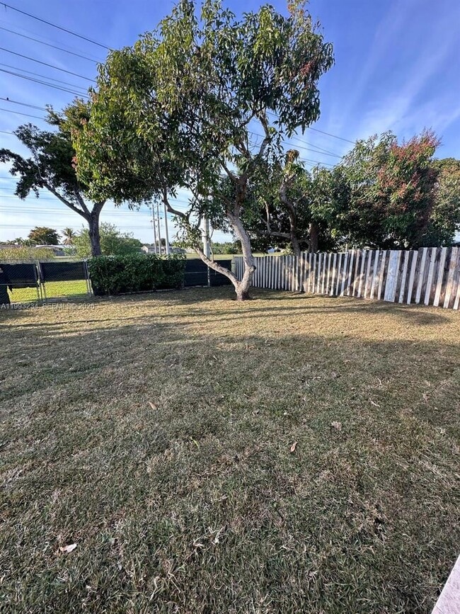 Building Photo - 2110 NW 91st Terrace