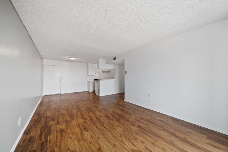 Building Photo - 511 S Park View St