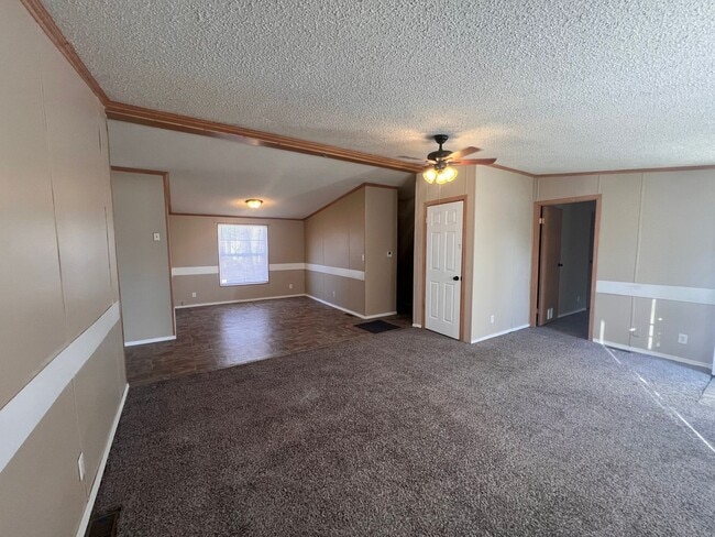 Building Photo - Spacious 5 Bedroom, 3 Bath Home with finished basement – Near Merdian and Pawnee – Available Now!