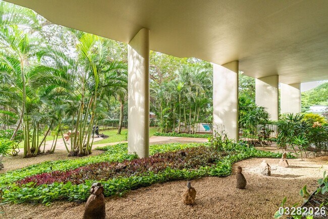 Building Photo - Convenient Honolulu Living – 1 Bedroom with Stunning Views!