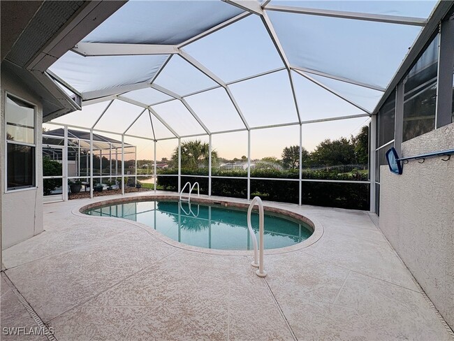 Building Photo - 2045 Crestview Way