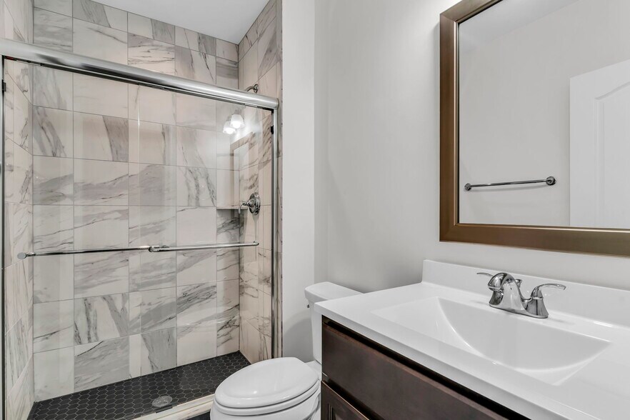 Building Photo - 42522 Stratford Landing Dr