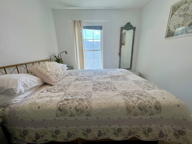 Building Photo - Stunning 3-Bedroom Townhome with 1-Car Gar...