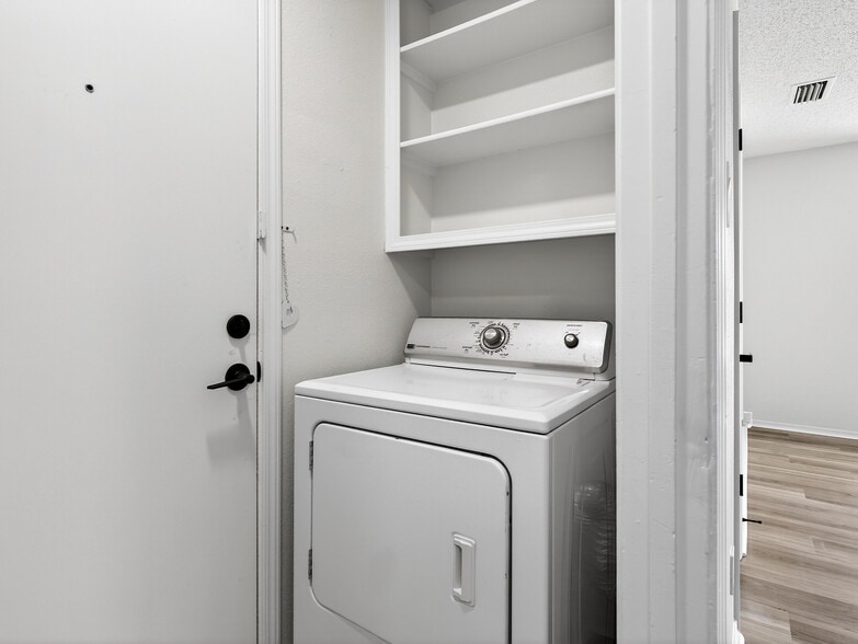 Building Photo - 3808 Glover Dr