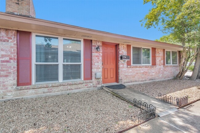 Building Photo - 4006 Blalock Rd