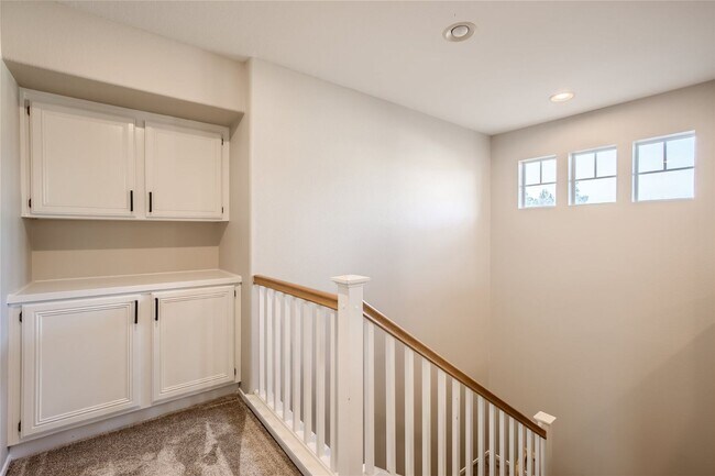 Building Photo - 4 BD/3 Ba Home with Three car attached gar...