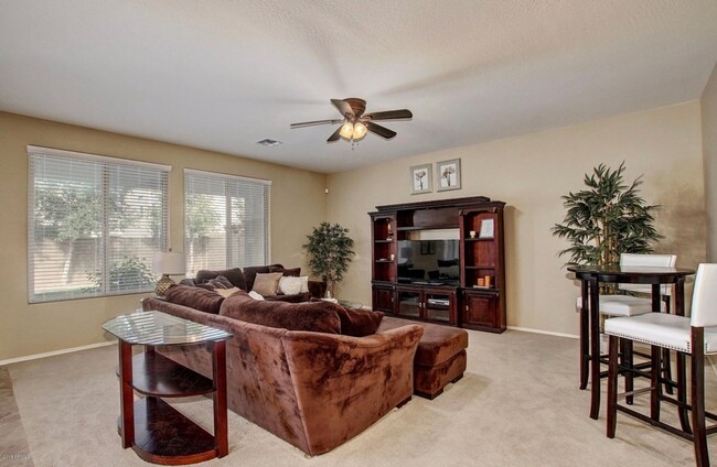 Building Photo - Beautiful 4BR Gated Home in Lehi Crossing ...
