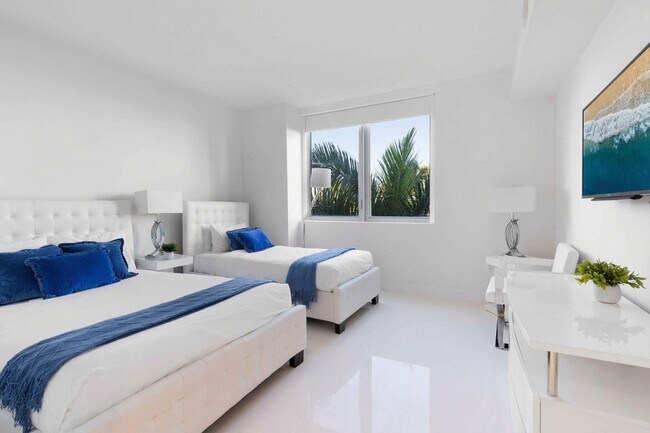 Building Photo - 2602 E Hallandale Beach Blvd