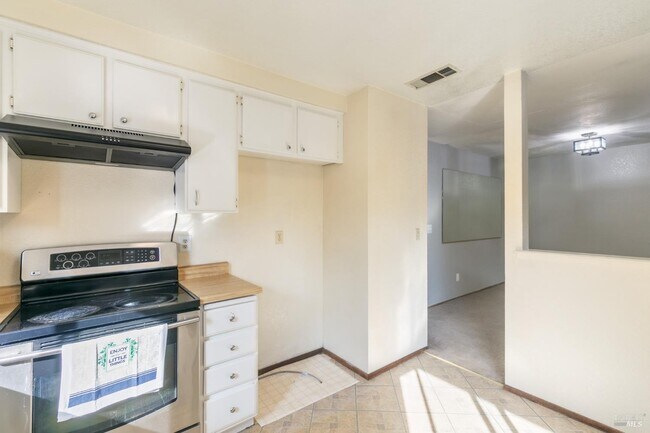 Building Photo - 2728 Almondwood Way
