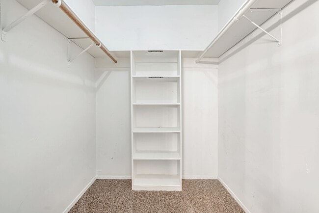 Building Photo - 1057 Willow Oaks Cir