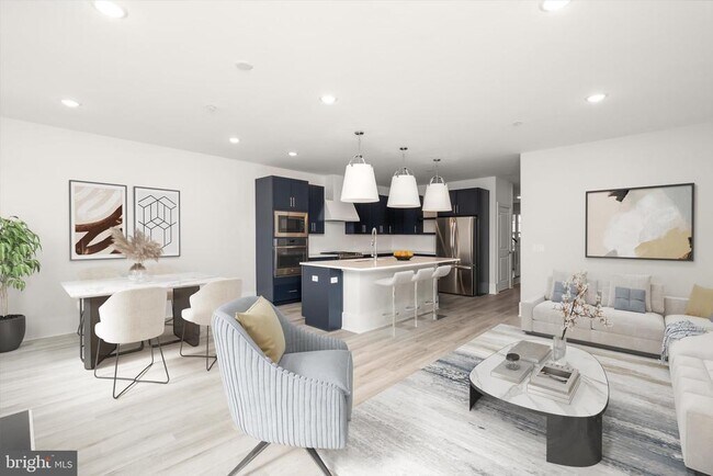 Building Photo - 4403 Thompson Dr