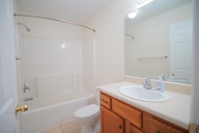 Building Photo - 4434 Gearhart Rd