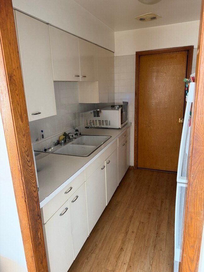 Building Photo - 3852 N Elston Ave