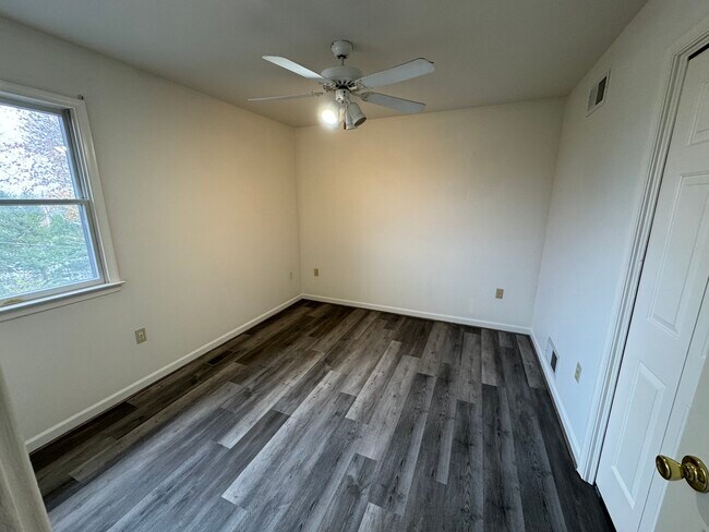 Bedroom - 1048 Dual Pl