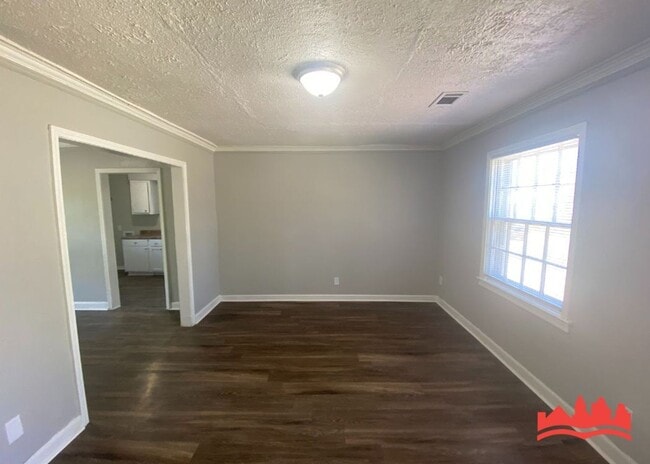 Building Photo - 2302 Alameda Ave