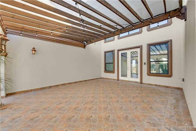 Building Photo - 24 M S St