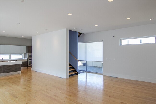 Building Photo - 5301 Chenevert St