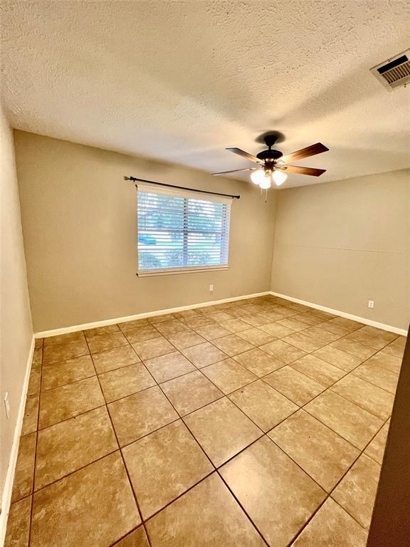 Building Photo - 414 Oak Vista Dr