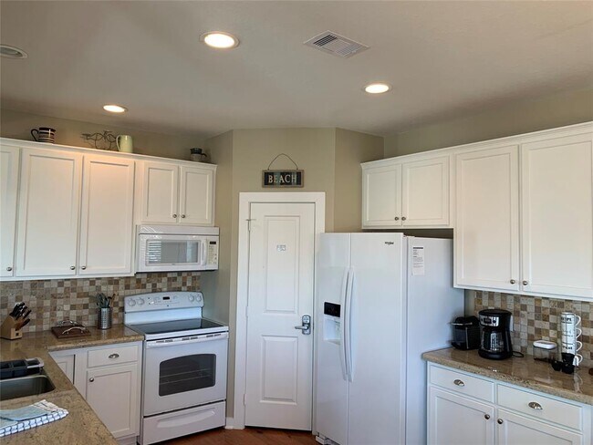 Building Photo - 13807 Mutiny Ln