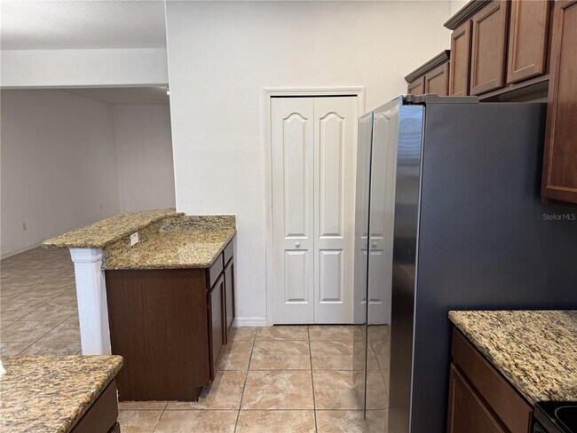 Building Photo - 2853 Adelaide Ct