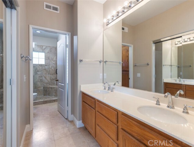 Building Photo - 22 Melrose Dr