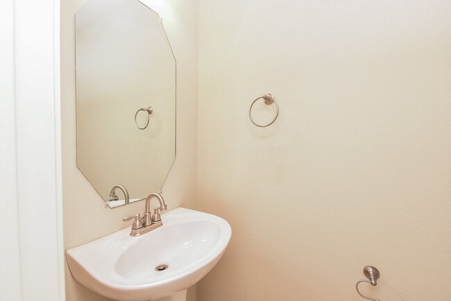 Building Photo - 15007 Grape Orchard Ct